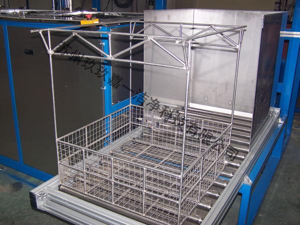 Single arm conveyor cleaning machine