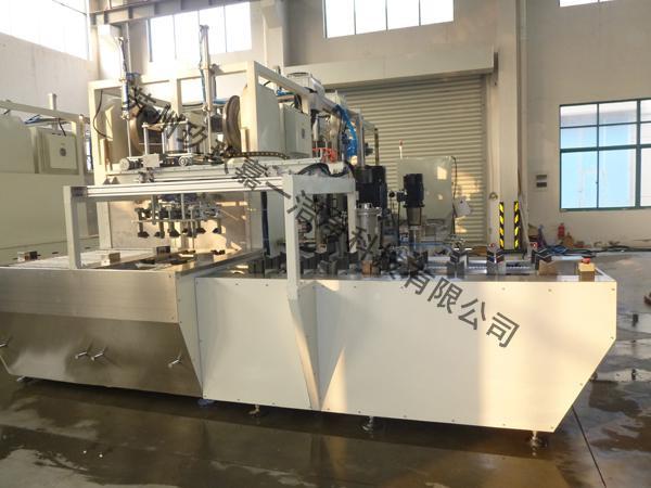 Crawler conveyor cleaning machine