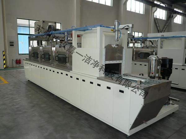Crawler conveyor cleaning machine