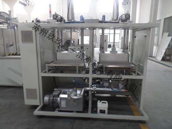 Crawler conveyor cleaning machine